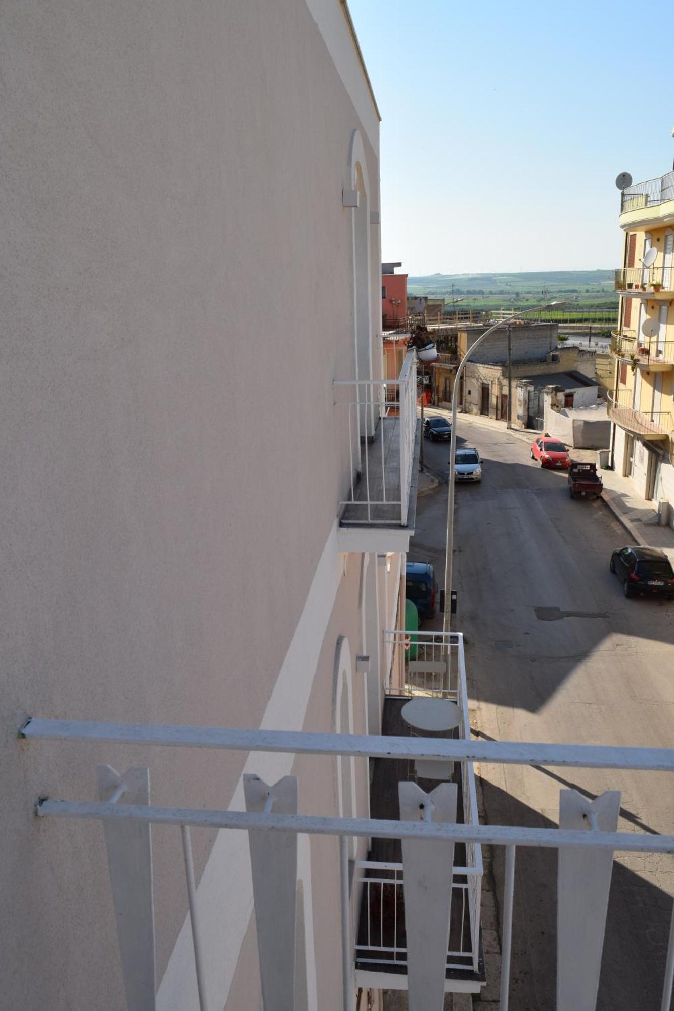 Domus Al Corso Con Servizio B&B Каноса-ди-Пулья Экстерьер фото