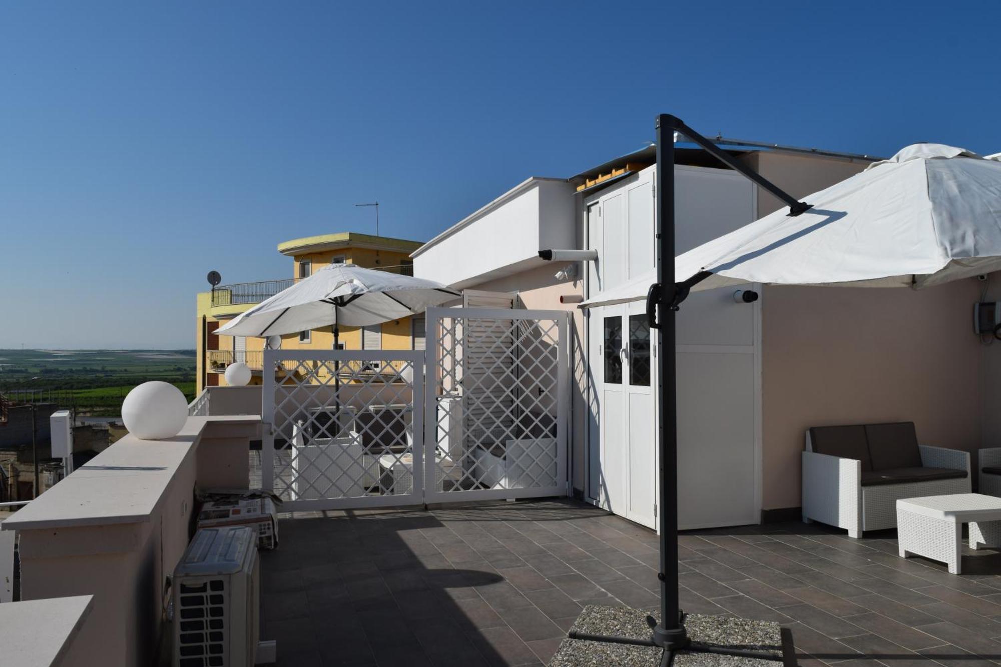 Domus Al Corso Con Servizio B&B Каноса-ди-Пулья Экстерьер фото