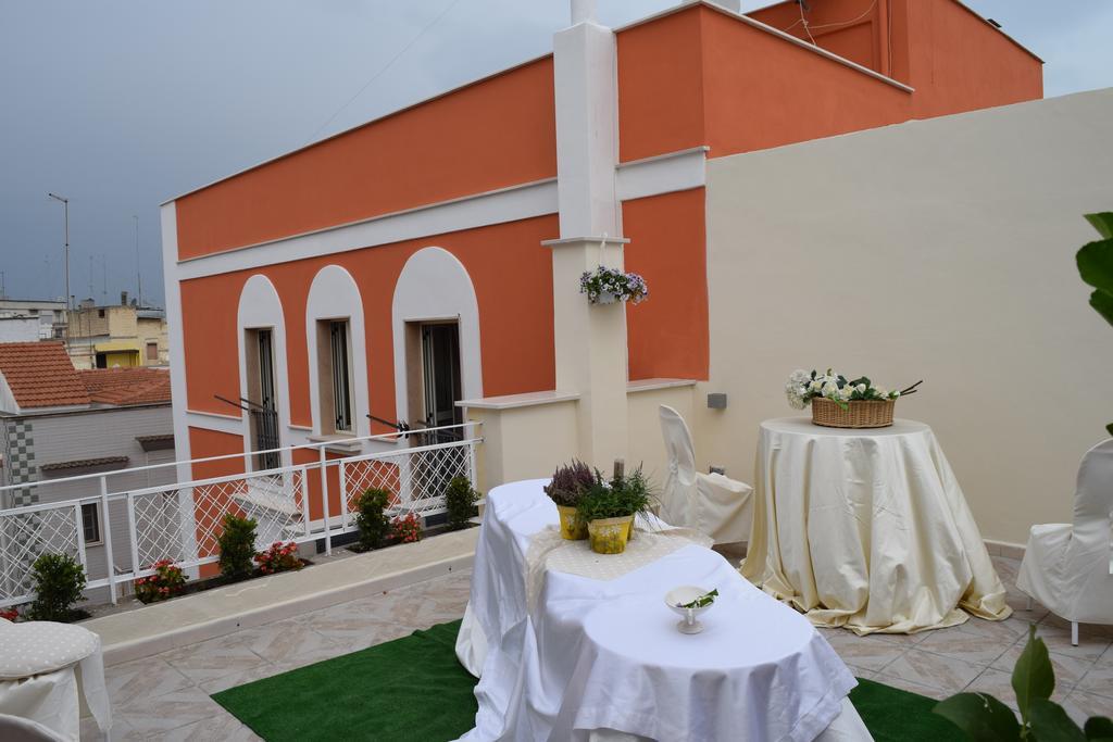 Domus Al Corso Con Servizio B&B Каноса-ди-Пулья Экстерьер фото