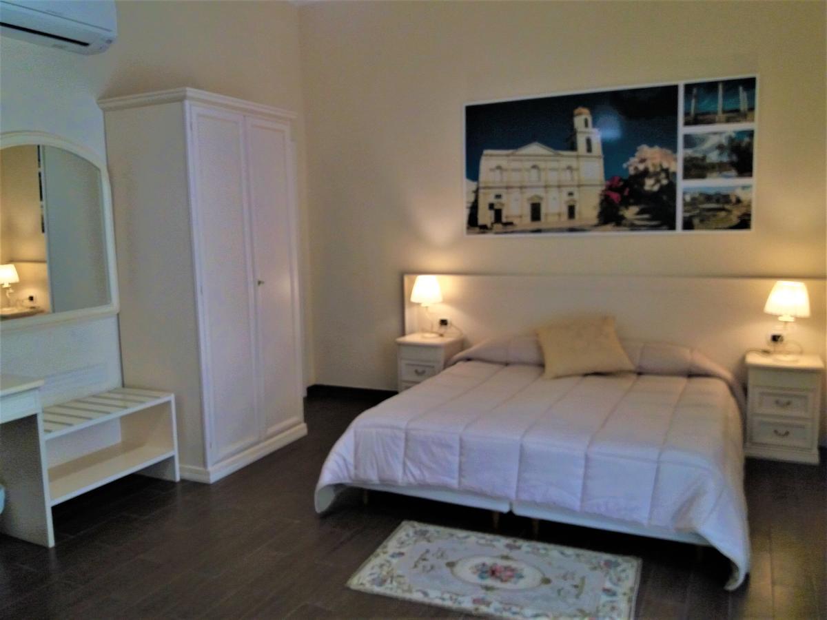 Domus Al Corso Con Servizio B&B Каноса-ди-Пулья Экстерьер фото