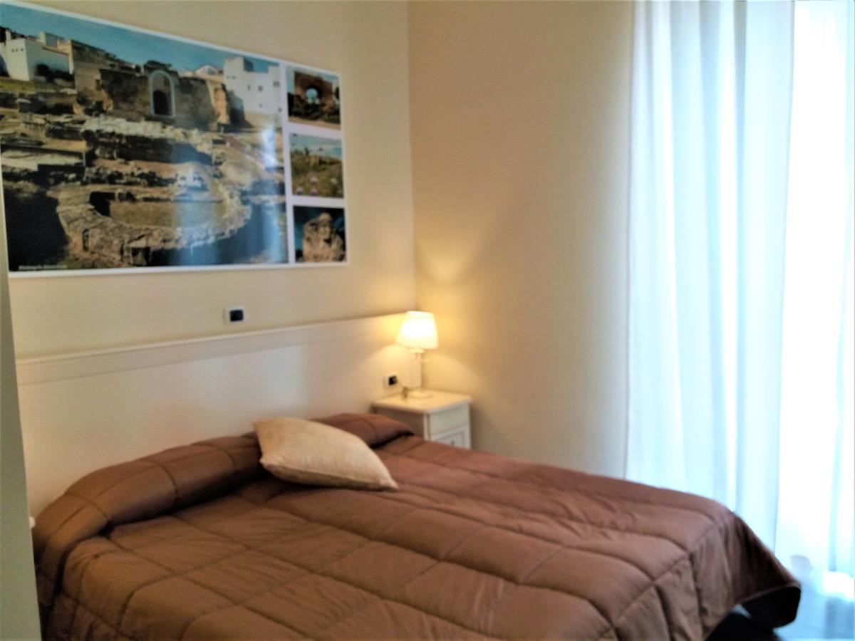 Domus Al Corso Con Servizio B&B Каноса-ди-Пулья Экстерьер фото