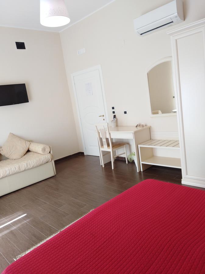 Domus Al Corso Con Servizio B&B Каноса-ди-Пулья Экстерьер фото