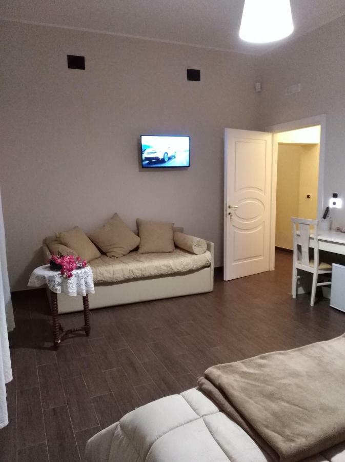 Domus Al Corso Con Servizio B&B Каноса-ди-Пулья Экстерьер фото